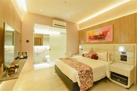 red hotel quezon city